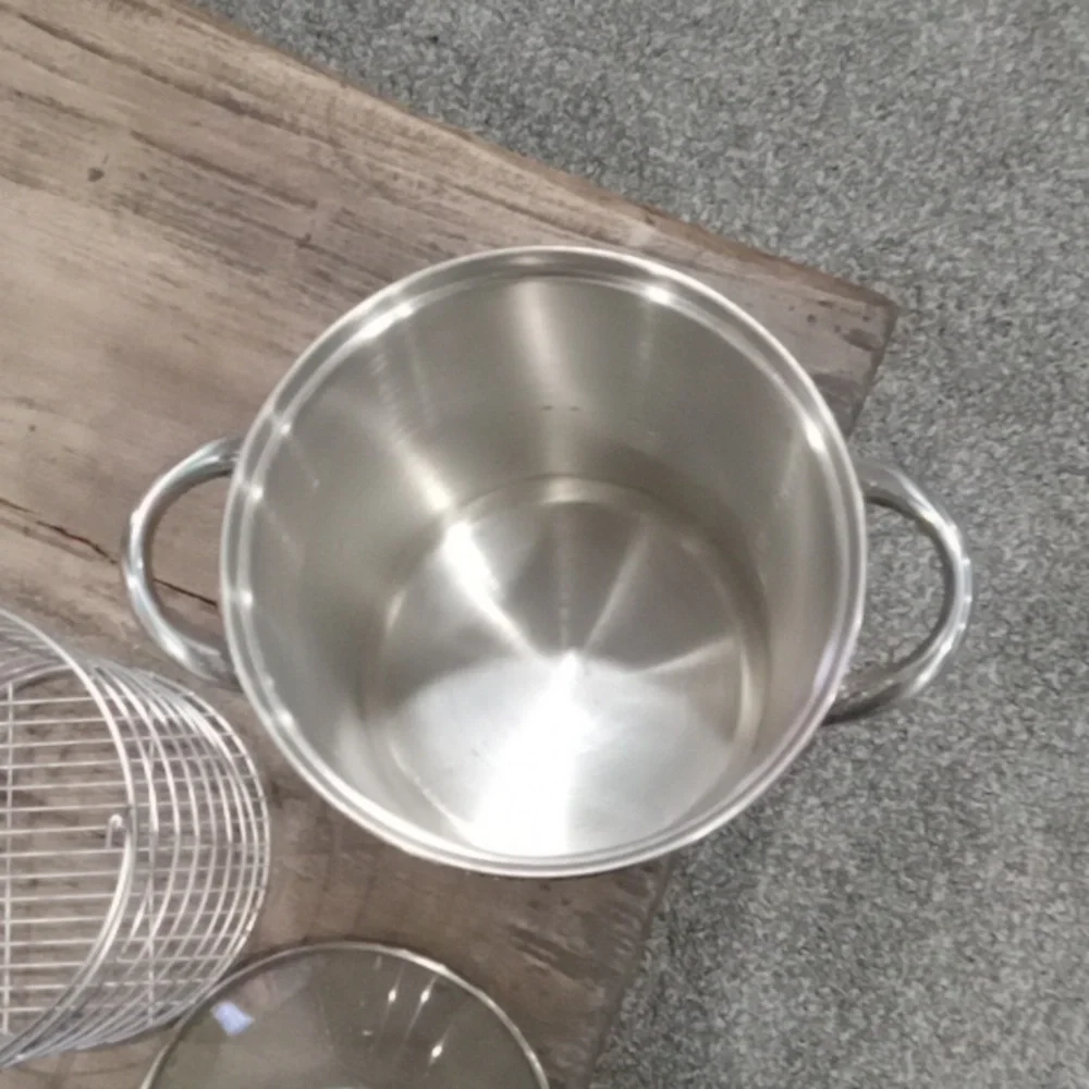 William Sonoma 5 Quart 18/10 Stainless Steel Pot W Basket Insert